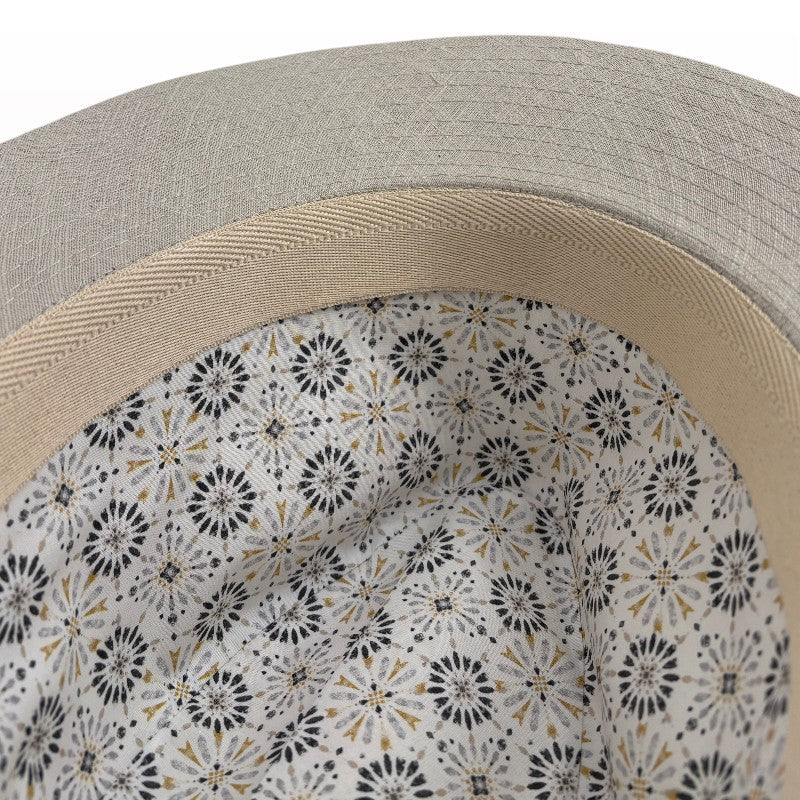 Barret Leonardo Lino | City